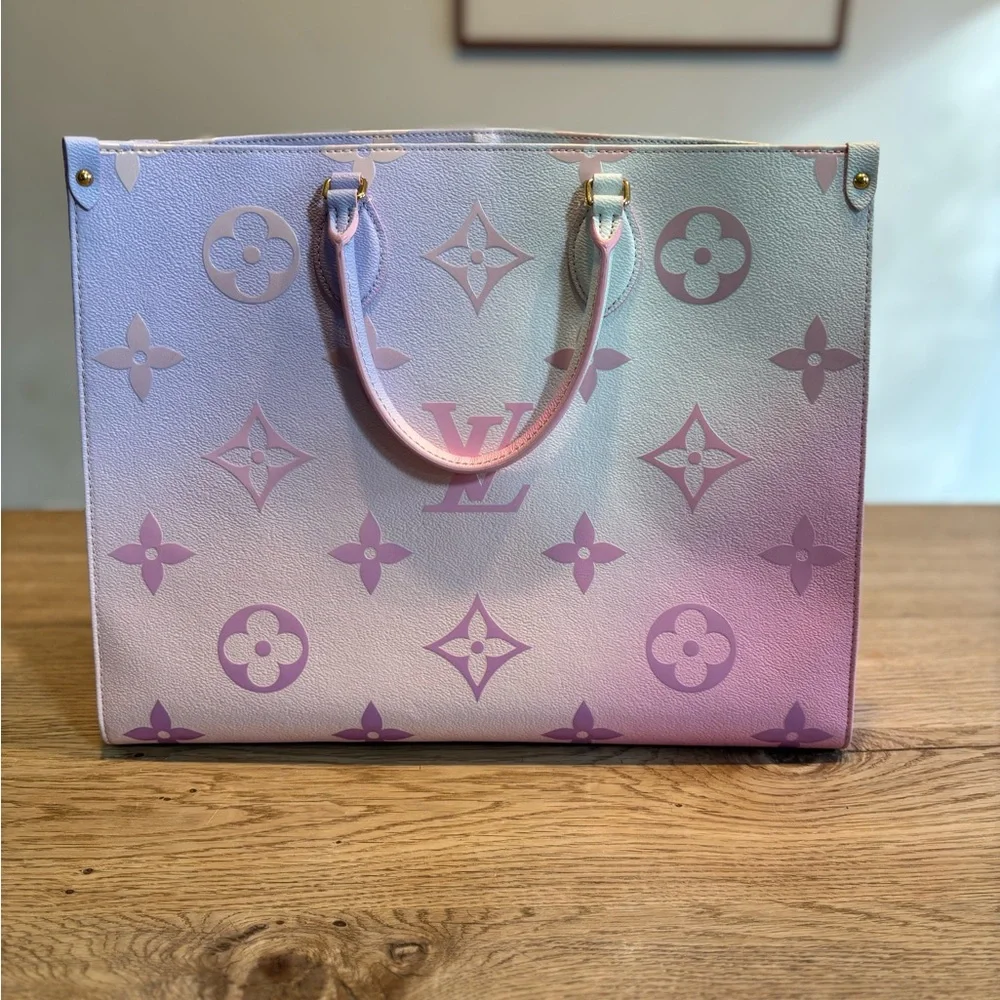 Louis Vuitton OnTheGo GM Sunrise Pastel - Picture 2 of 14